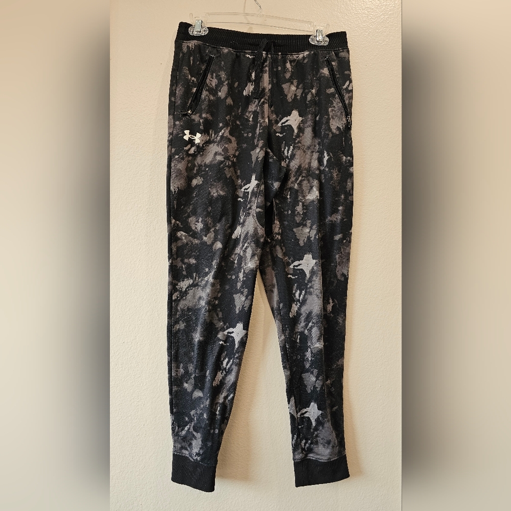 Under Armour Black and Gray Camouflage Leggings